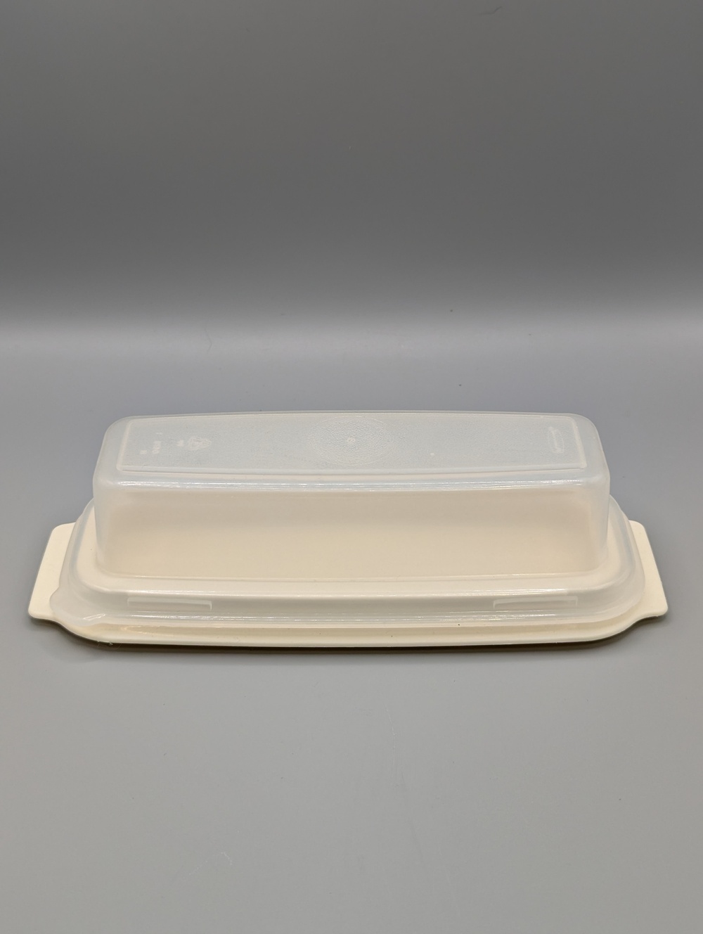 Vintage Rubbermaid Butter Dish Keeper #0477 Almond Base Clear Lid Servin Saver